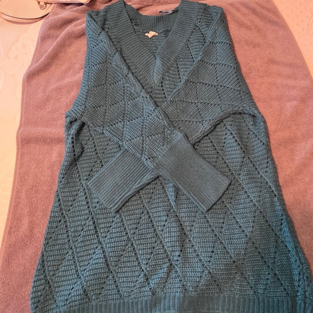 1.4.3. Story by Line Up Teal V-Neck Sweater